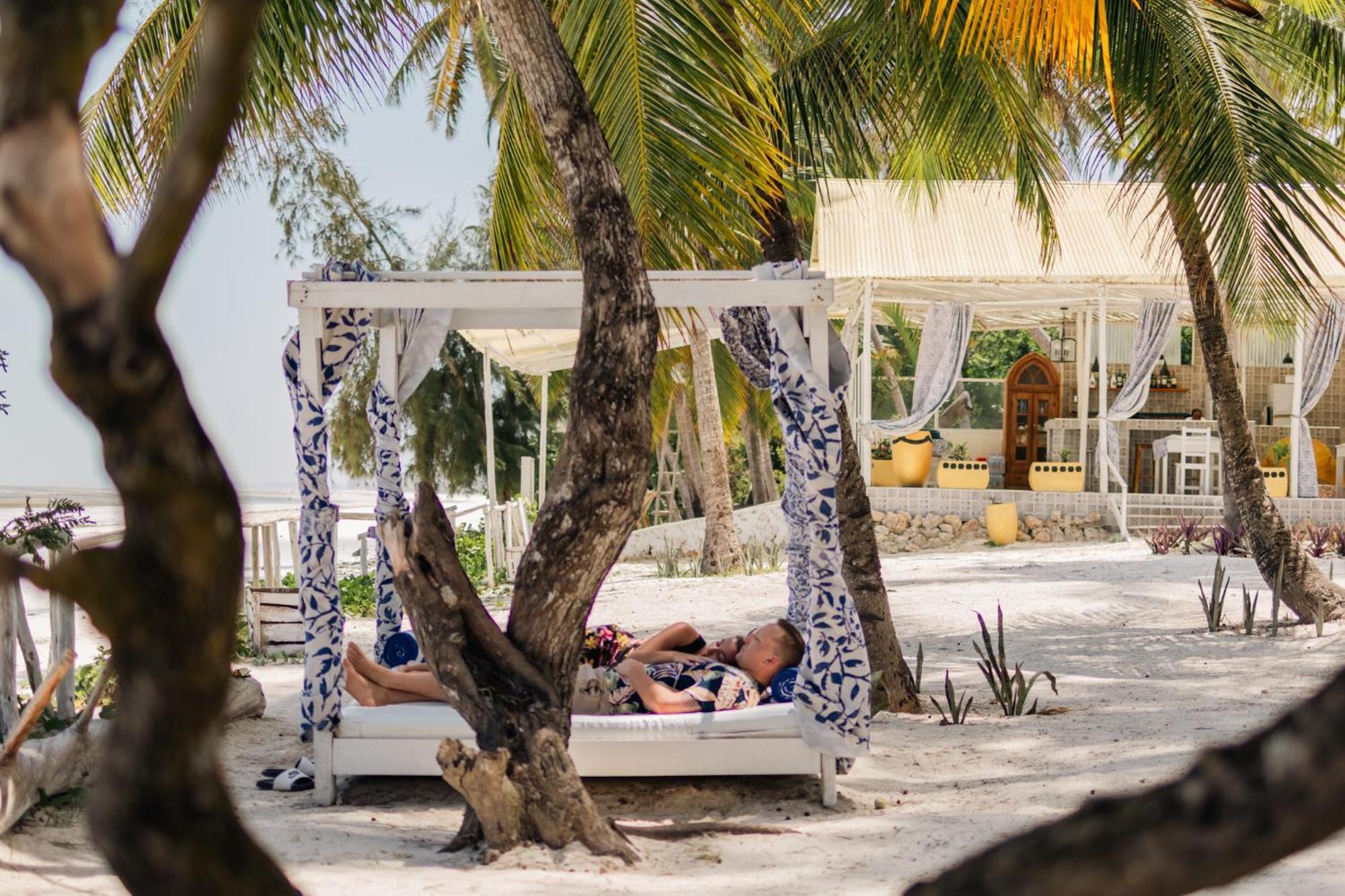 Pili Pili Orient Beach Resort Буэхуу Экстерьер фото